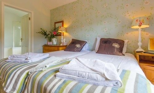 The Highdown Inn Totland Екстериор снимка