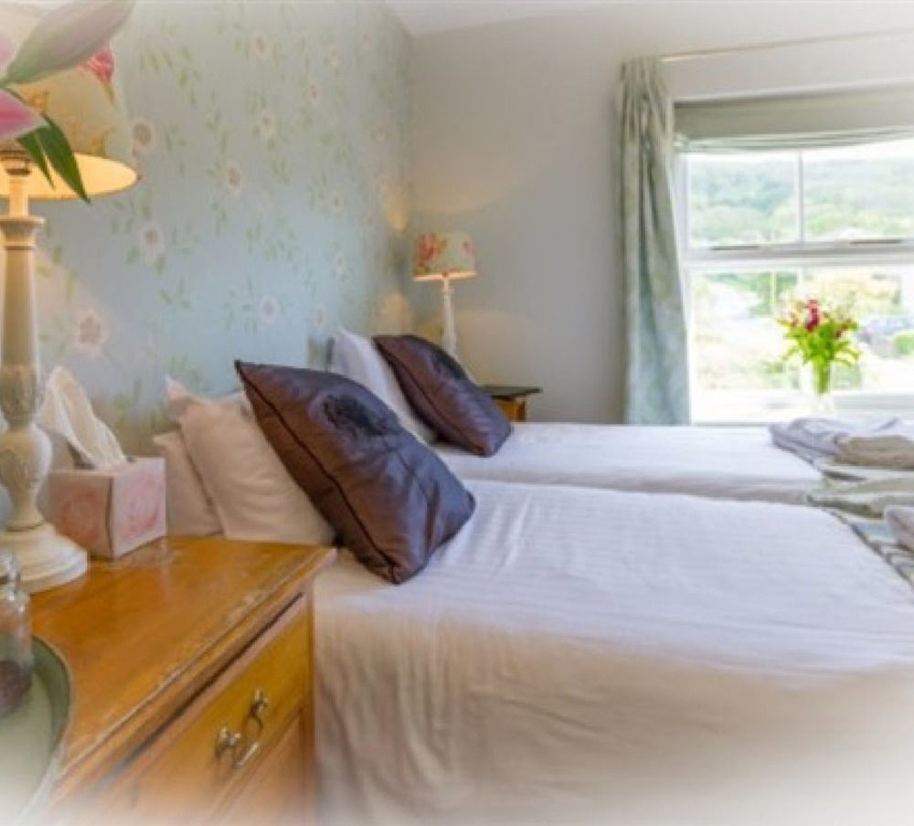 The Highdown Inn Totland Екстериор снимка